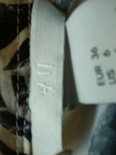 H&M Black & White Zebrs Print Blouse Women's US Size 6 - Picture 4 of 4