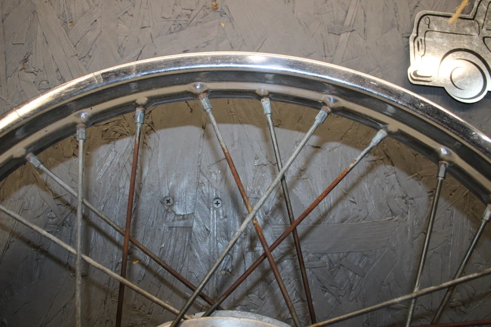 Suzuki TS250 1975 Savage 1,60" x 21" rueda delantera 2556 ABR Foto 4 de 4