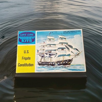 Life-like Hobby Kits U.S. Frigate Constitution #B313-75  1:450 Vtg Open Box
