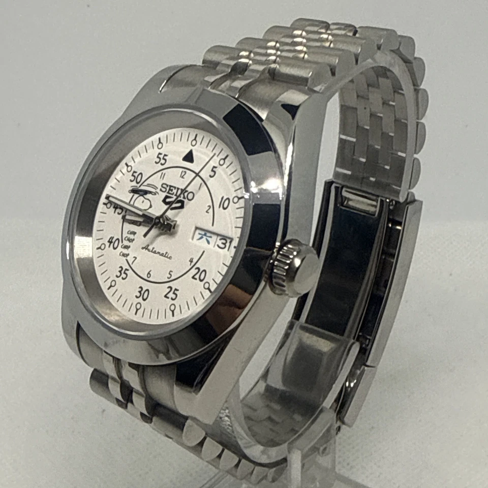 Seiko 5 Sports 55th Anniversary PEANUTS Snoopy Parachute Limited Edition - Image 3 of 4