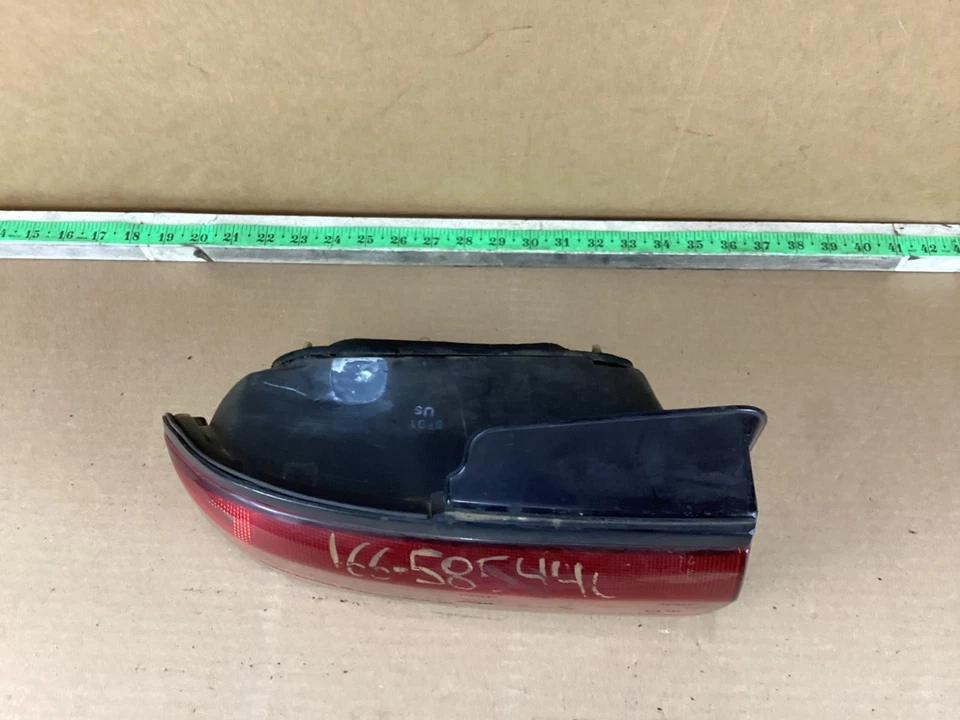 1992-1993 MITSUBISHI DIAMANTE Sedan Left Driver Side Tail Light OEM - Image 4 of 4