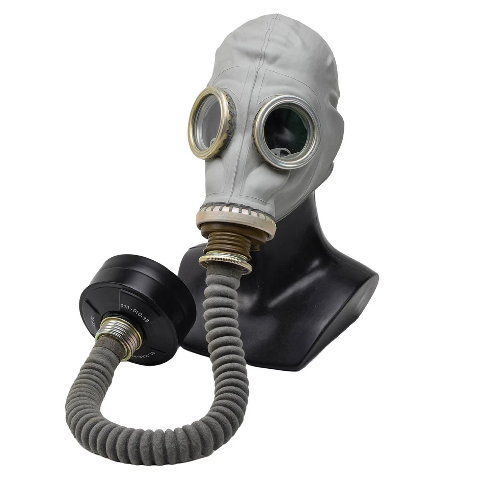 Cold war era Soviet military gas mask GP-5 Grey hose NATO Modern Filter X-Small - Image 2 of 4