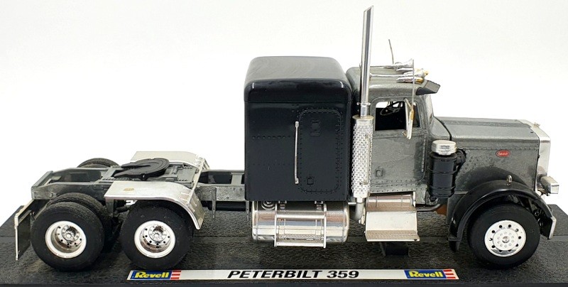 Revell 1/24 Scale 08891 - Peterbilt 359 Truck - Black/ Bare