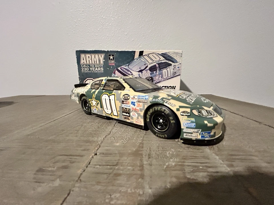 1/24 Die-cast NASCAR 2005 Joe Nemechek #01 U.S. Army  *READ DISC* - Image 3 of 4