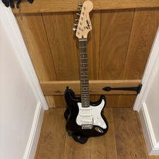 Fender Squier Bullet Stratocaster Electric Guitar Black/White With Case Untested