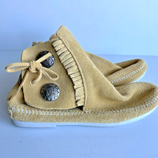 Minnetonka Concho Fringe Booties Moccasins Womens 7 Two Button Boho Festival