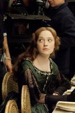 BEAUTIFUL DAKOTA FANNING 8X10 Glossy Photo