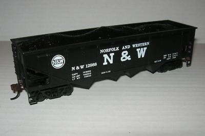BACHMANN HO NORFOLK & WESTERN ROLLING STOCK QUAD HOPPER NEW