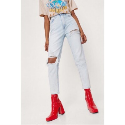 NWT Nasty Gal Ripped Knee Distressed Mom Jeans XS | eBay