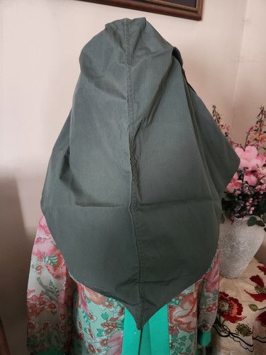 Original U.S. Army Women's Raincoat Hood Havelock AG-274 GREEN - Picture 3 of 3