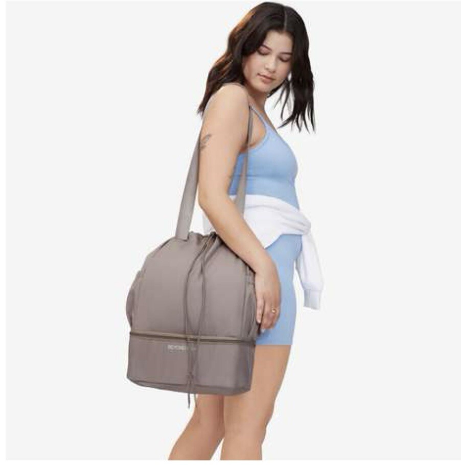 BEYOND YOGA convertible gym bag in BIRCH, NEW in package  display picture 2