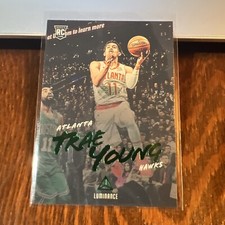 Trae Young 2018-19 Panini Chronicles Luminance Green Rookie RC #139 NM-MT
