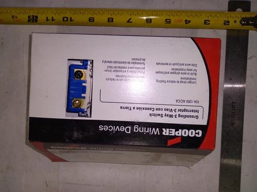 COOPER WIRING DEVICES 1303-7LA GROUNDING 3-WAY SWITCH 15A 120V AC/CA '10 IN BOX'