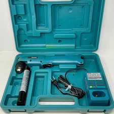 Makita DA391D 9.6 V. 3/8" Cordless Angle Drill/Driver Kit Very Good Condition