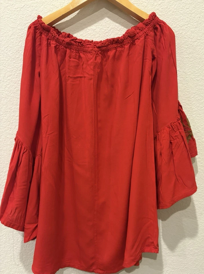 Mini Vestido/Blusa Plumas Manga Campana Flor Roja Bordada Talla M Foto 2 de 4