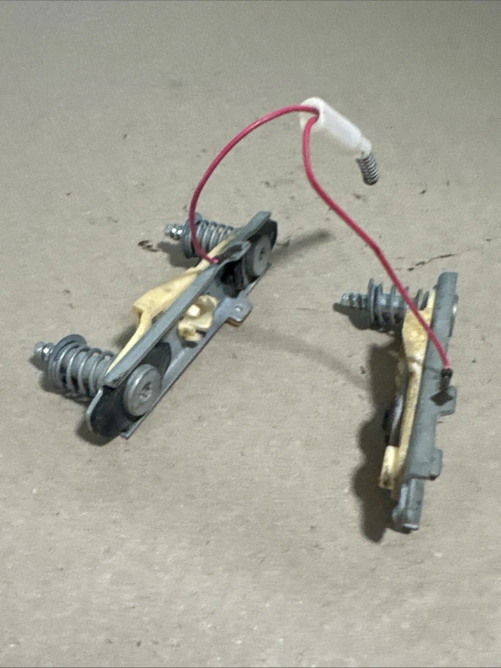 1994-2004 Chevrolet Chevy Steering Wheel Horn Bracket Silverado - Image 3 of 4