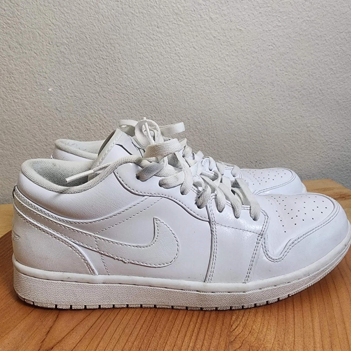 Jordan 1 Low Triple White - 553558-100 for Sale | Authenticity