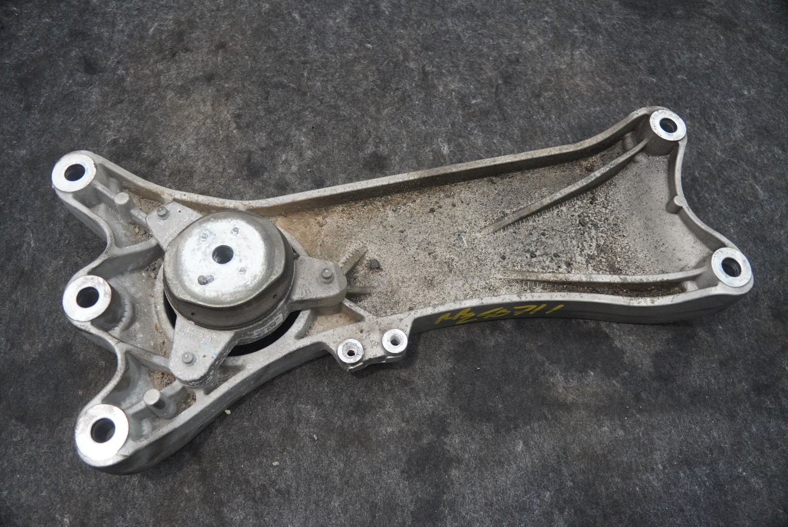 Maserati Quattroporte S Q4 Transmission mounting crossmember P/N 670003632