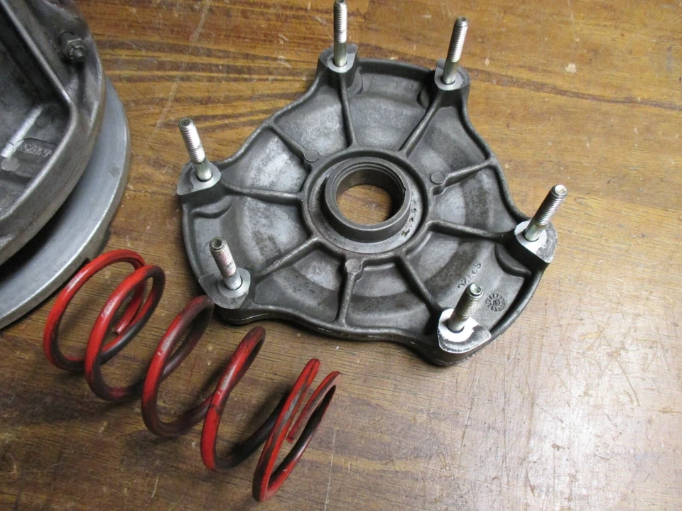 98 Polaris Indy Sport 440 F/C moto de nieve motor primario embrague de accionamiento Foto 3 de 4