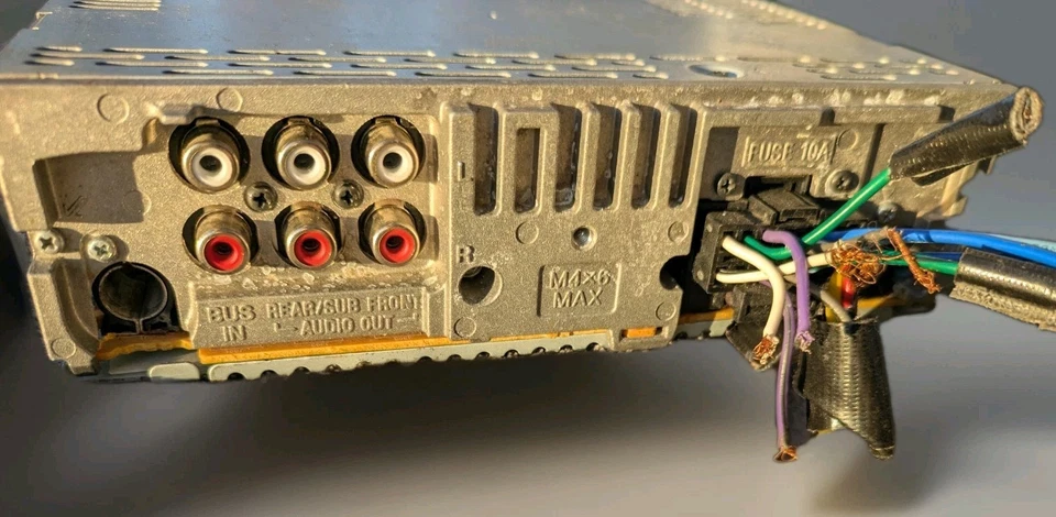 Receptor de CD de carro Sony Xplod CDX-GT540UI - painel DIN único aberto - Sem botão - Imagem 3 de 4