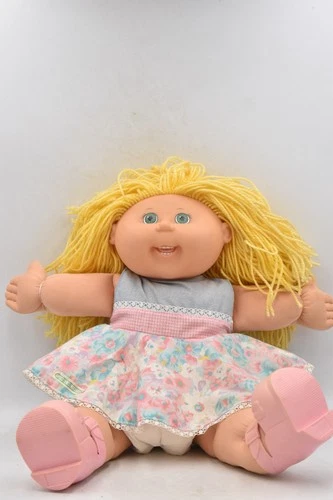 Cabbage Patch Kids Play Along Doll 2004 Blonde Hair Original Clothes & Shoe