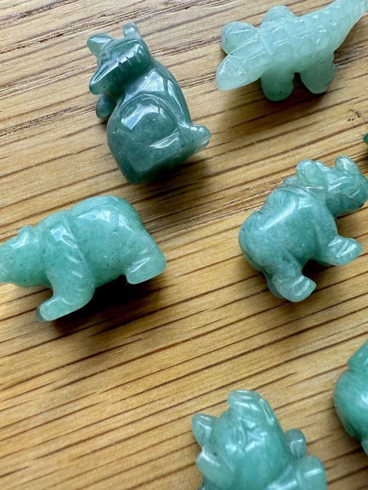 Dijes de cuentas de animales aventurina verde miniatura tallada Foto 2 de 4