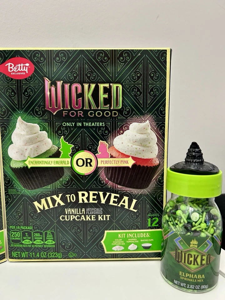 Kit de cambio de color Betty Crocker Wicked Cupcake y mezcla de pastel pop con espolvoreos Foto 3 de 4