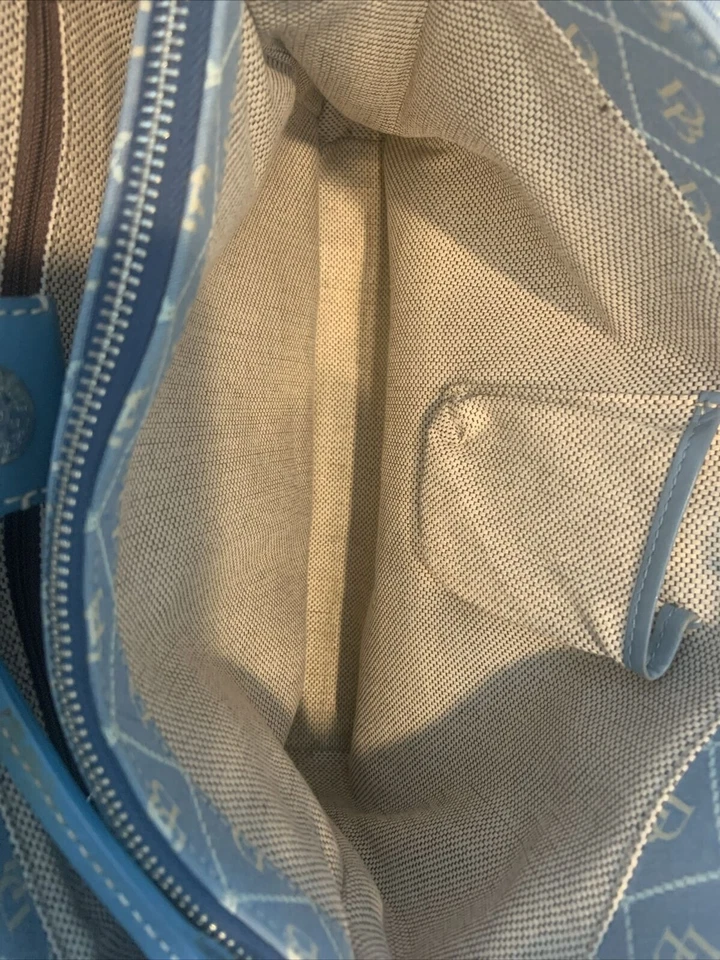 Bolsa de ombro Dooney & Bourke Signature GRANDE azul e branca East West - Imagem 4 de 4