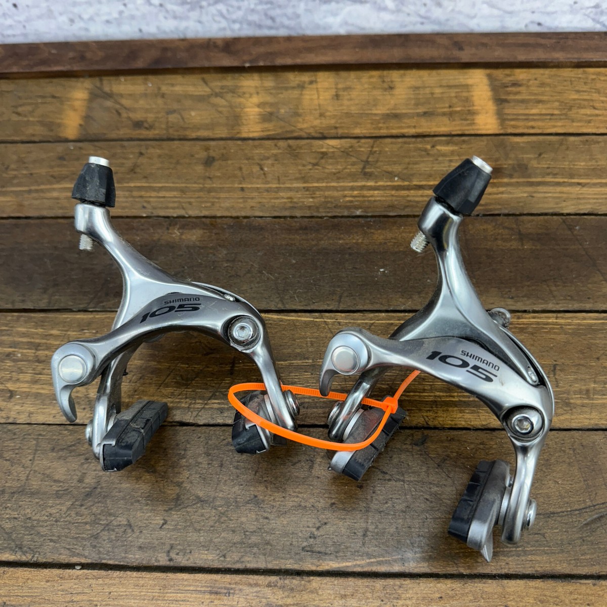 Shimano 105 BR-5700 Brake Caliper Set Dual Pivot Recessed Road Aero Race