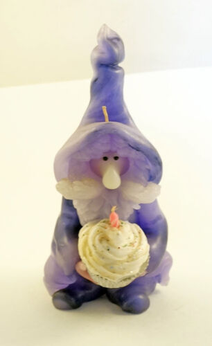 Collectors Northern Lights Candle Wizard Holding a Cupcake with a Candle - Picture 1 of 4