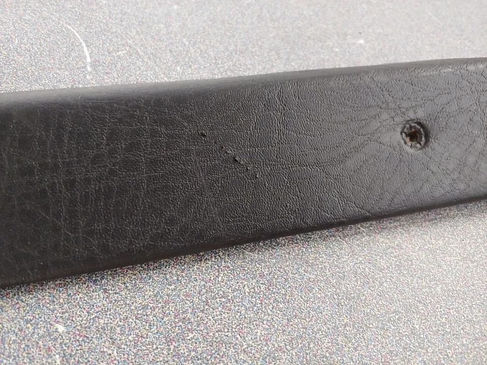 BONITO RIEL DE GUARNICIÓN TRASERO IZQUIERDO ORIGINAL USADO ORIGINAL PORSCHE 911 912 TARGA 1968-73 Foto 4 de 4