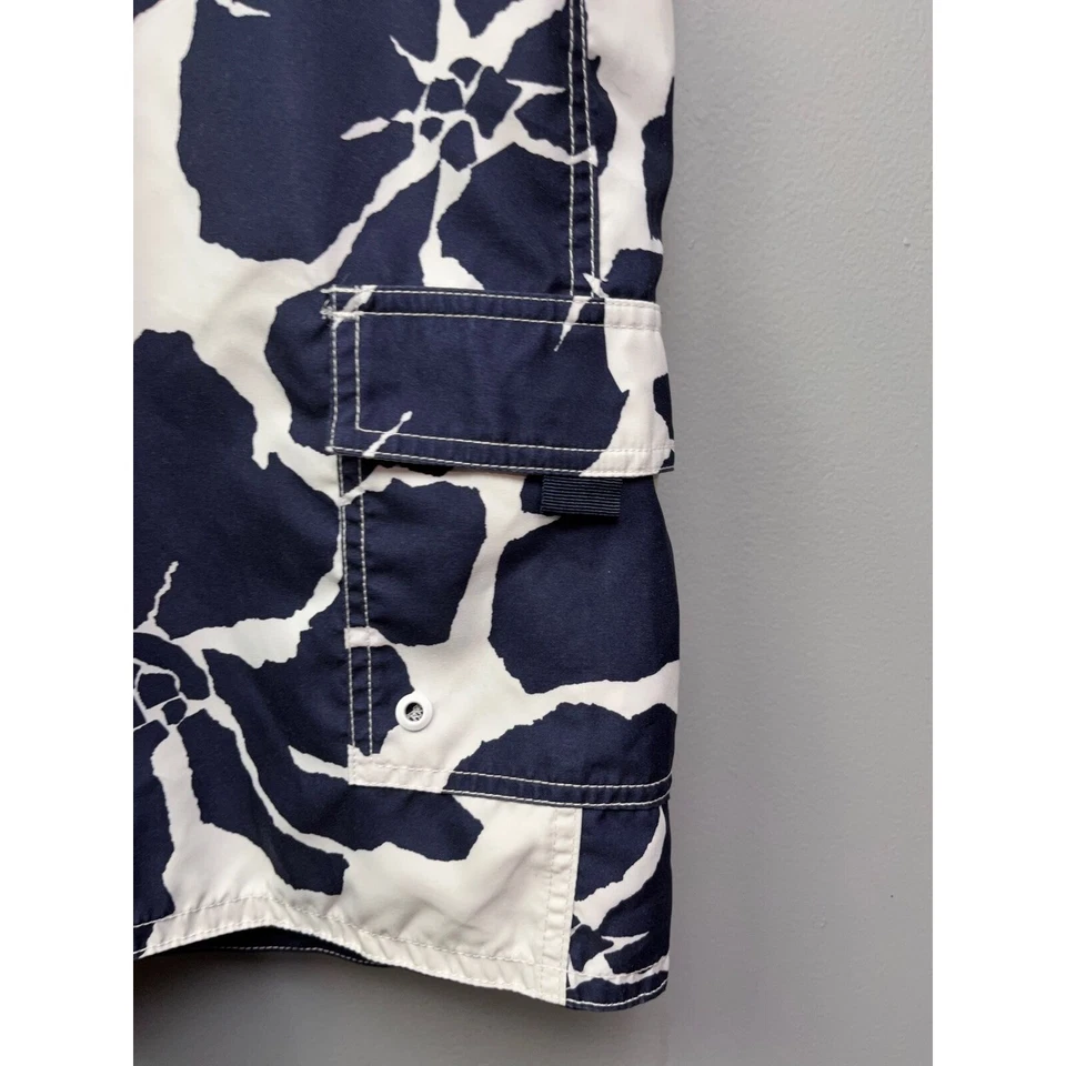 Breakwater men's XL hawaiian swim trunks XL Blue/White - Image 4 of 4