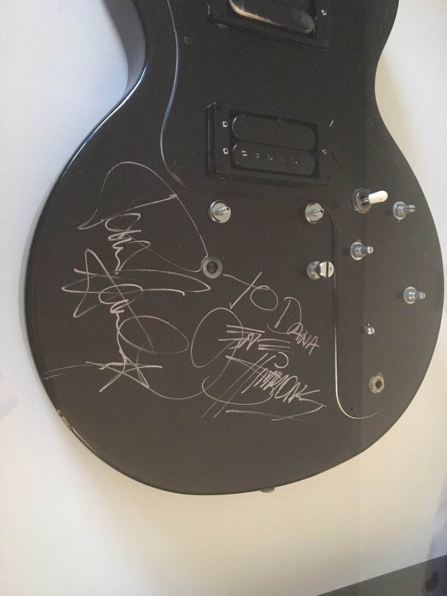 KISS Signed Stage Smashed Guitar 1983 Rare Lp 33 Tour