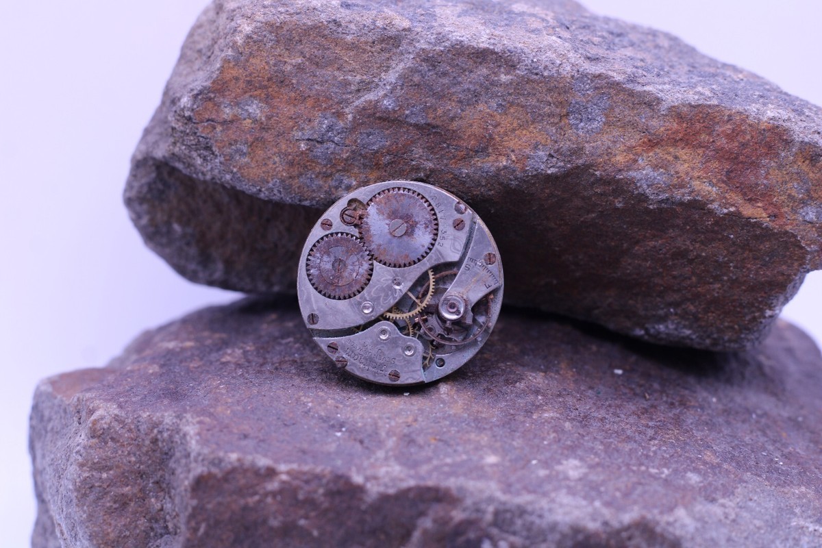 WALTHAM 7j #28175352 WRIST WATCH MOVEMENT Gr. No. 361 7j WALTHAM 7j #28175352 WRIST WATCH MOVEMENT Gr. No. 361 7j