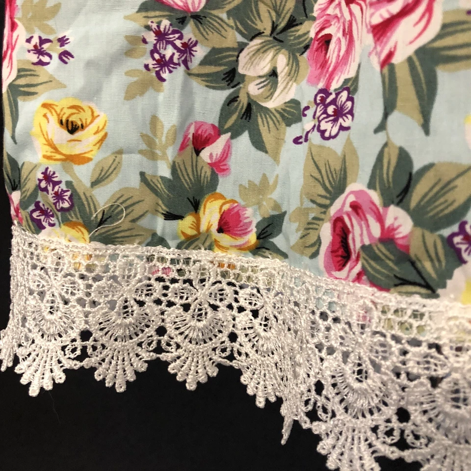 Vestido sin marca para niñas rosas y encaje y apliques bellamente detallados @31 Foto 3 de 4