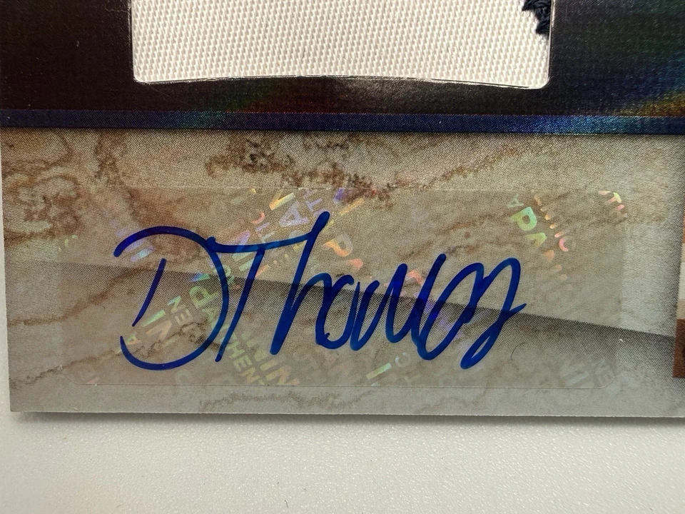 2010 Panini Limited - Demaryius Thomas #34 /25 (AU, MEM, RC) Rookie Patch Auto - Image 2 of 4