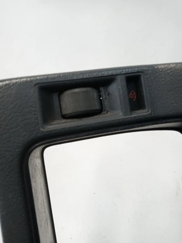 Mazda B2600 1987-1993 velocímetro embellecedor bisel panel cubierta OEM probado  Foto 2 de 4