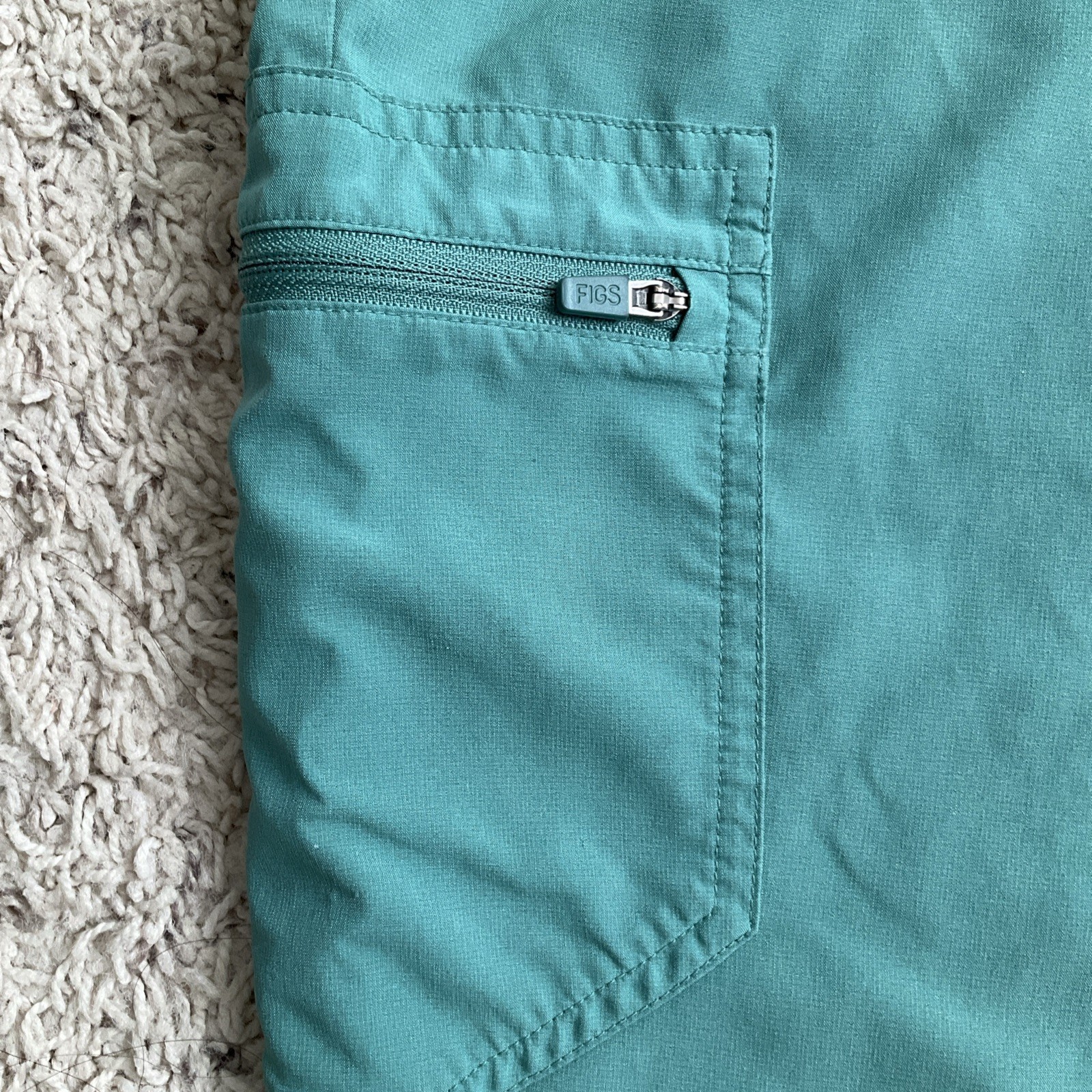 🔥FIGS Technical Collection Solid Green Jogger Sc… - image 4