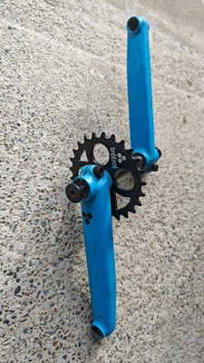 FLY TREBOL KURBELGARNITUR 19MM 8-SPLINE IN BLAU/SCHWARZ