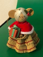 Vintage Avon Mrs. Claus Mouse Christmas Ornament W/ Straw Skirt  1983