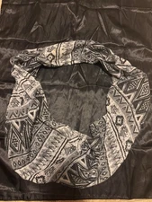 Women’s Grey and White Abstract Accent Scarf Wrap Around One Size