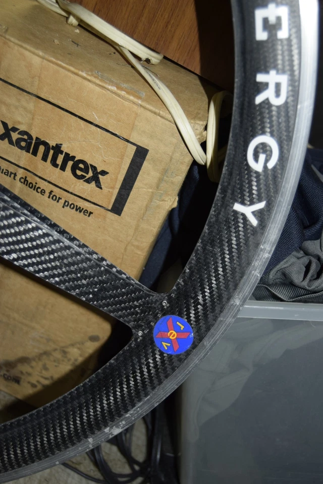 Rueda tubular trasera Spinergy 25" Rev X negra de fibra de carbono con juego de engranajes Foto 3 de 4