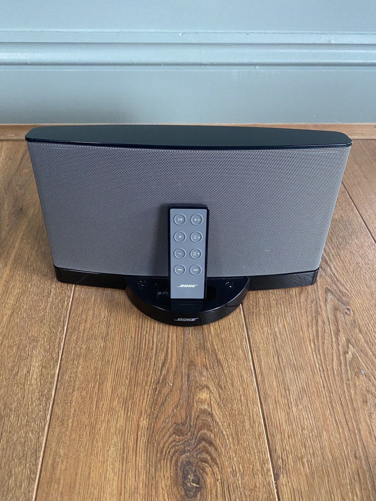 Bose Sound Dock Series 3 Speaker With Remote & Power Supply Tested & Working