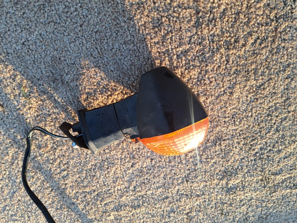 SUZUKI BANDIT 600 GSF GSF600 2000 INDICADOR TRASERO DERECHO CONJUNTO INTERMITENTE Foto 4 de 4