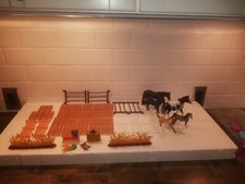 Large Lot Horse Ranch with 5 Horse Figures