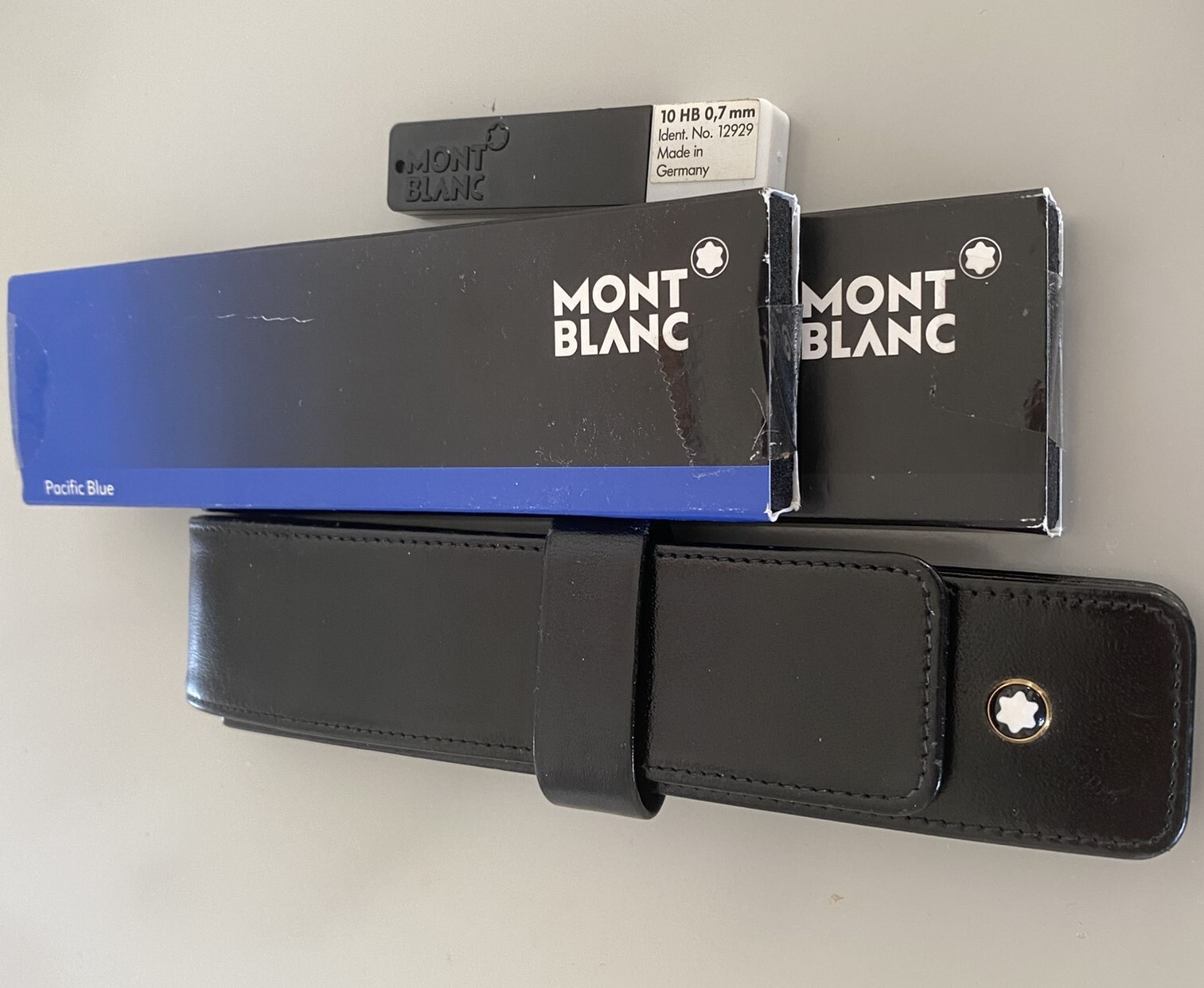 Mont Blanc Pen and Pencil Set plus 2 refill cartridges and 3 refill