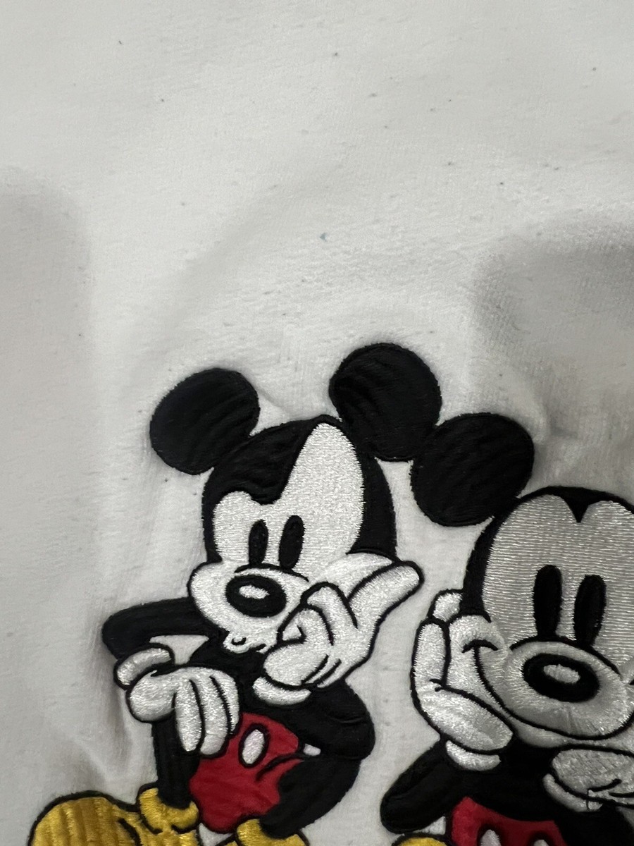 vintage Disney Mickey mouse embroidered sweatshirt sz XL vintage Disney Mickey mouse embroidered sweatshirt sz XL