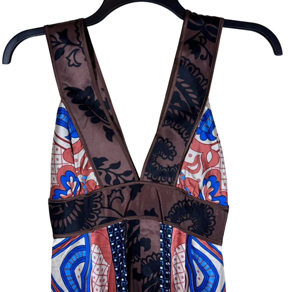 单件连衣裙丝绸棕色图形印花帝国深 V 领连衣裙女式小号 — 第 2/4 张图片