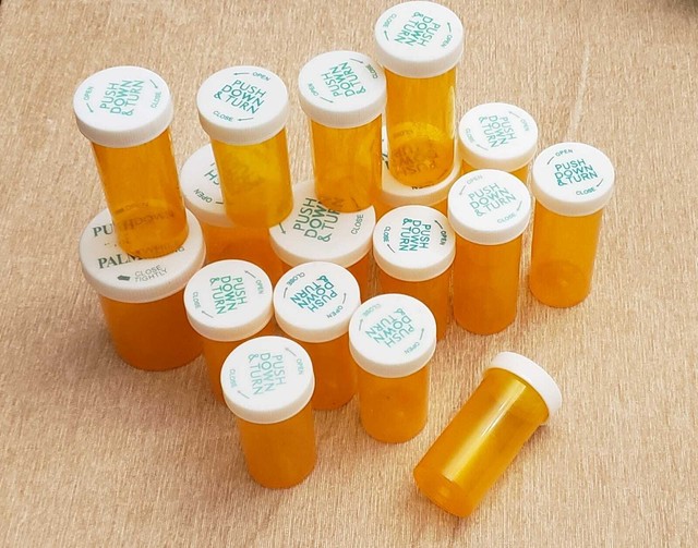 Plastic Prescription Vials Bottles 17 per Pack w/Caps Assorted Sizes eBay