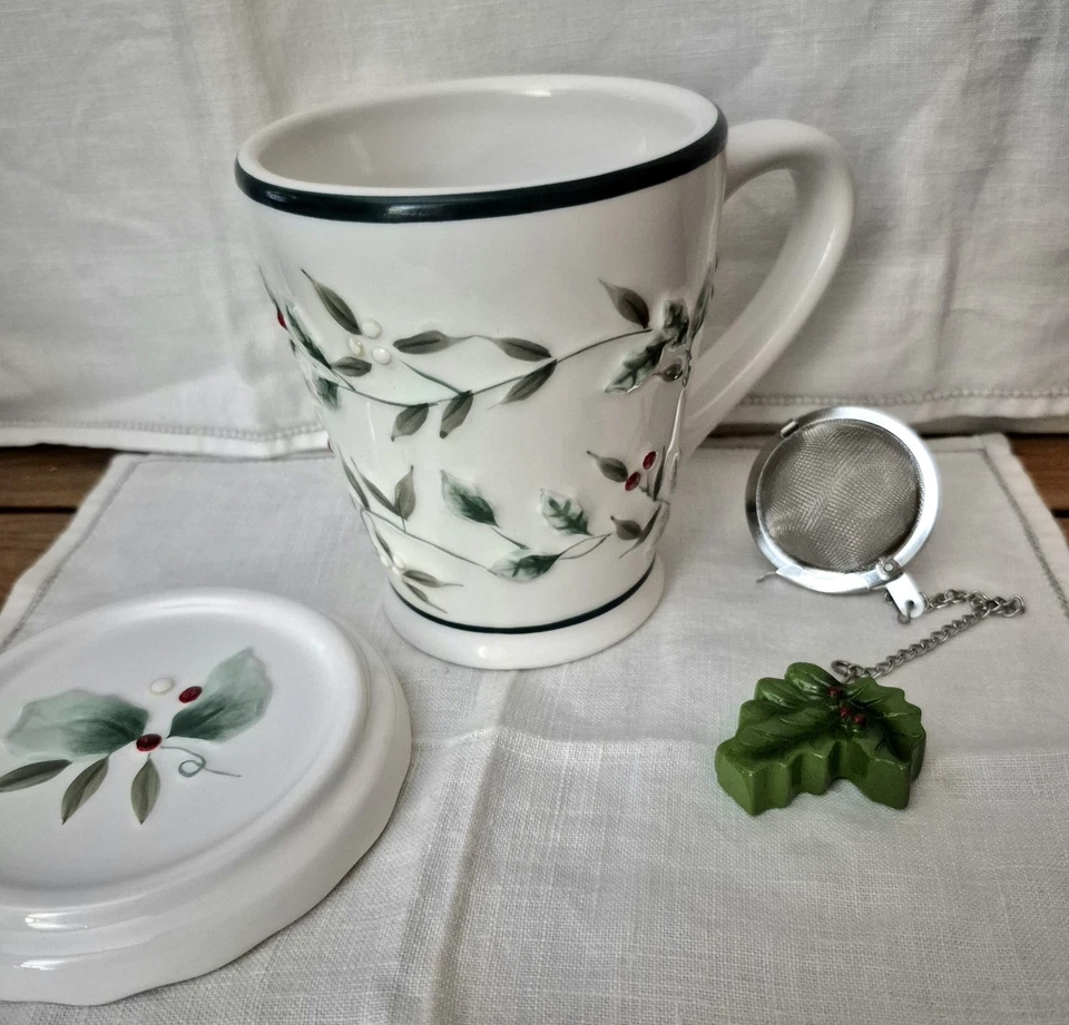 Taza e infusor de té Pfaltzgraff Navidad Winterberry cubierto blanco verde rojo Foto 3 de 4